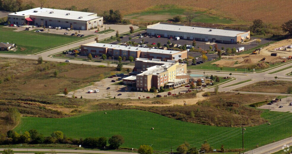 More Photos Of 1162 Laser St, Verona Flex For Lease