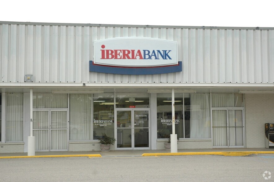 More Photos Of 653 E Madison Ave, Bastrop General Retail For Lease