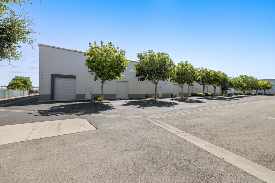 More Photos Of 8655 Younger Creek Dr, Sacramento Distribution For Lease