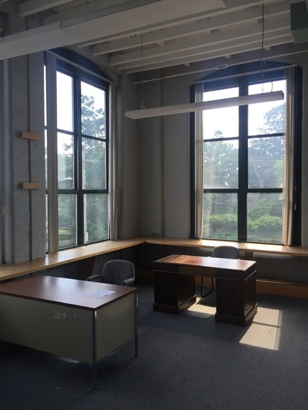 More Photos Of 134 Thurbers Ave, Providence Medical For Lease