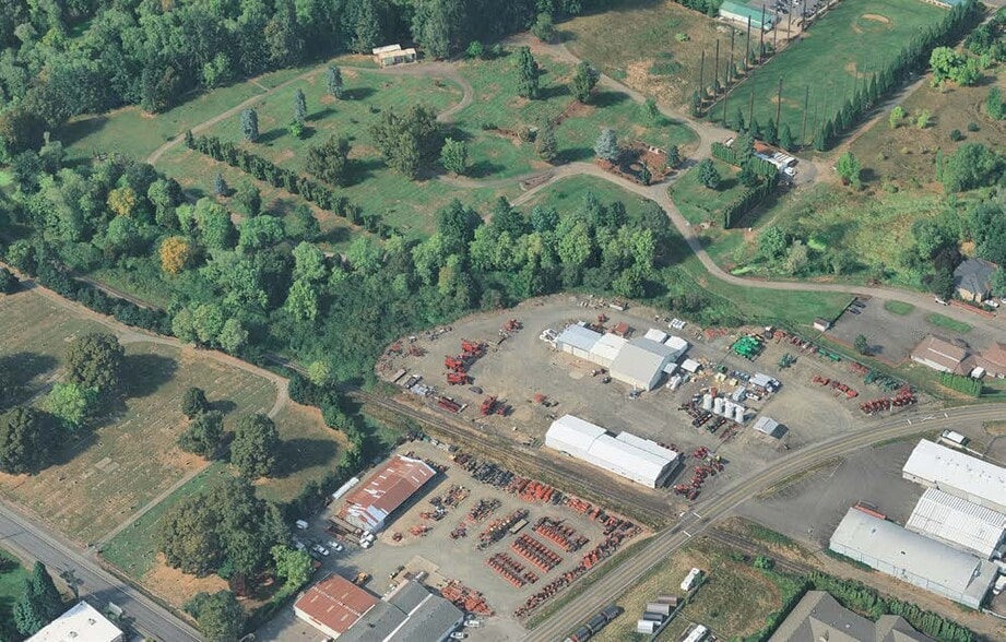 More Photos Of 185 W Main St, Hillsboro Service For Lease