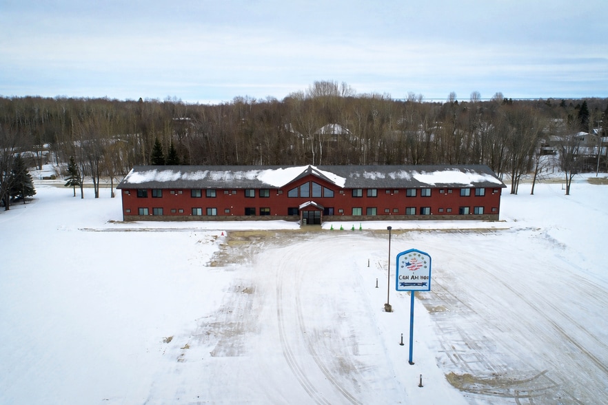 Primary Photo Of 406 Main Ave NE, Warroad Hotel For Sale
