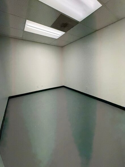More Photos Of 4825 Trousdale Dr, Nashville Storefront For Lease