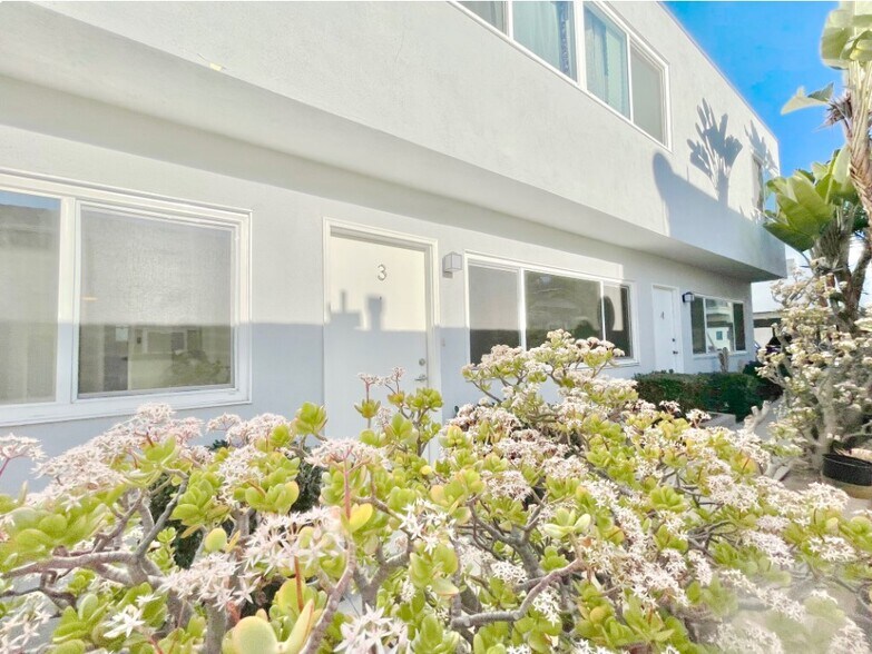 More Photos Of 1323 11th St, Santa Monica Apartments For Sale