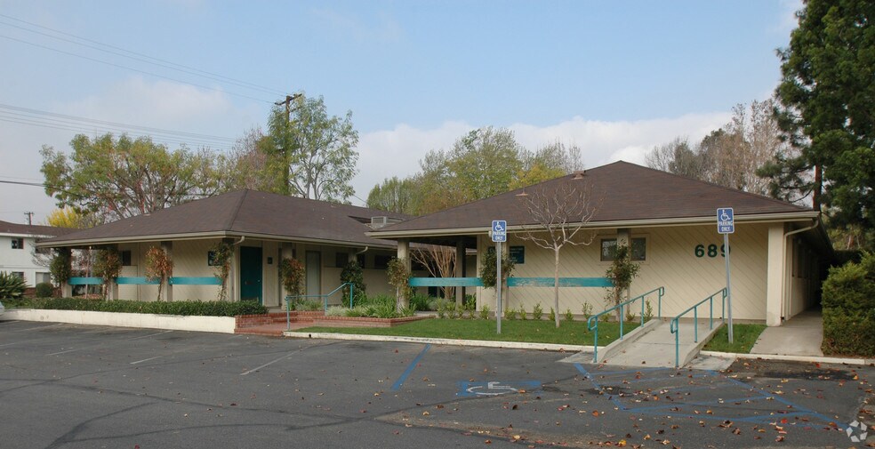 More Photos Of 675 W Foothill Blvd, Claremont Office For Lease