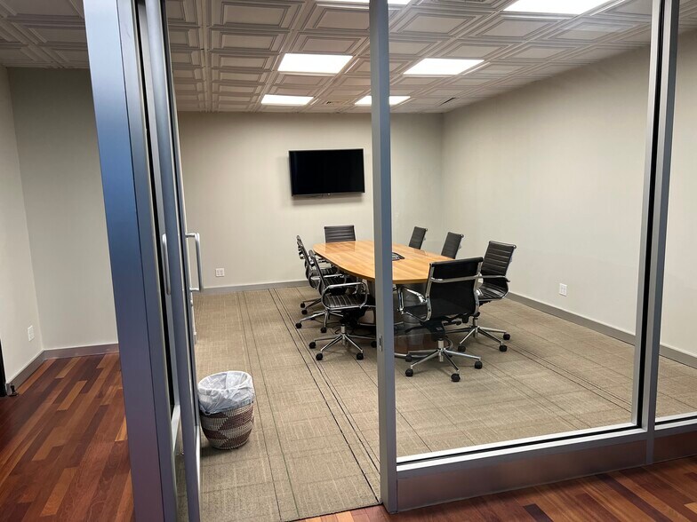 More Photos Of 10 Maple St, Port Washington Office For Sale