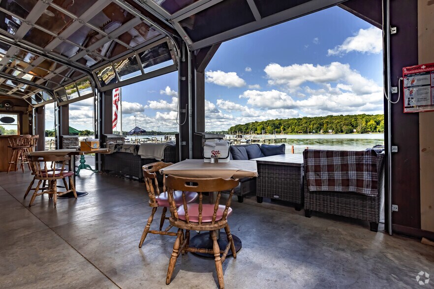More Photos Of 7147 Lake Bluff Rd, Wolcott Restaurant For Sale