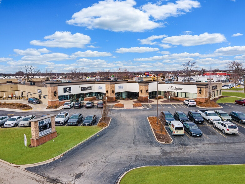 More Photos Of 107 Mall Dr, Normal Freestanding For Lease