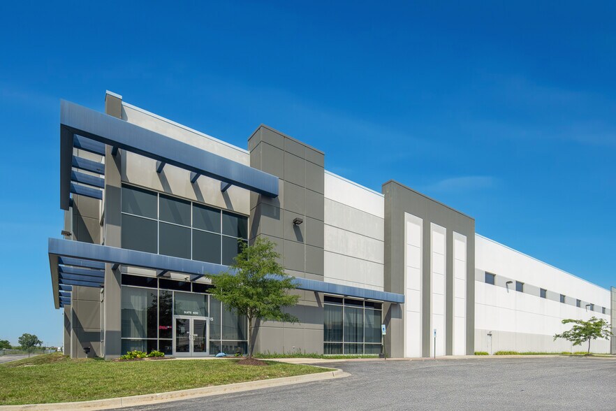 More Photos Of 10601 Seymour Ave, Franklin Park Warehouse For Lease