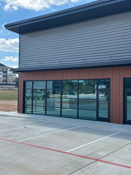 Primary Photo Of 15819 Farm to Market 1325 rd, Austin Restaurant For Lease