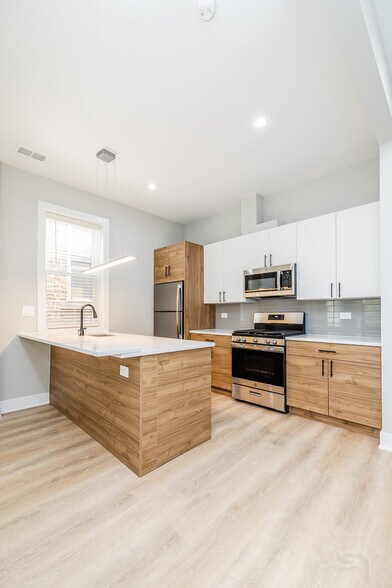 More Photos Of 3039 W 19th St, Chicago Apartments For Sale