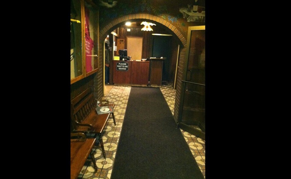 More Photos Of 1401 E 55th St, Cleveland Restaurant For Sale
