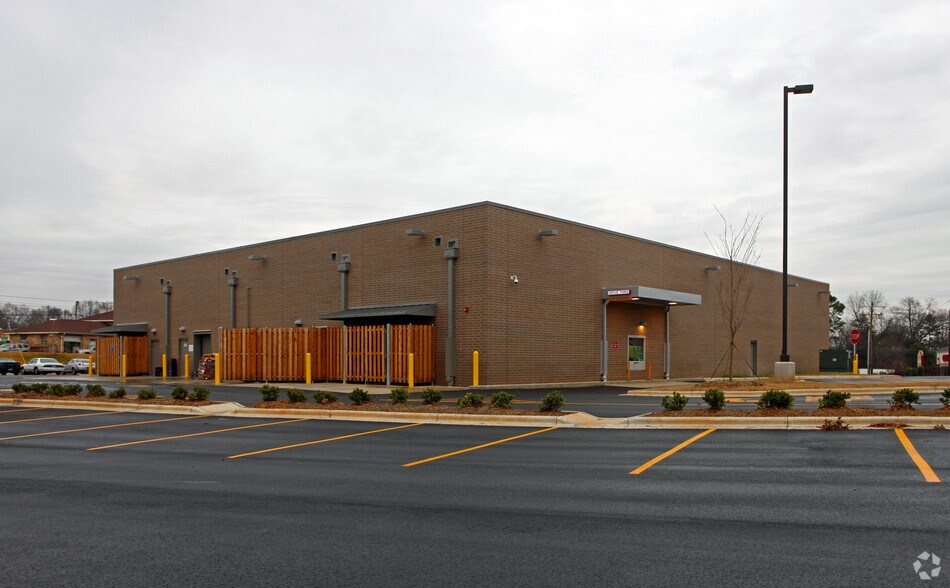 More Photos Of 525 N Cannon Blvd, Kannapolis Drugstore For Sale