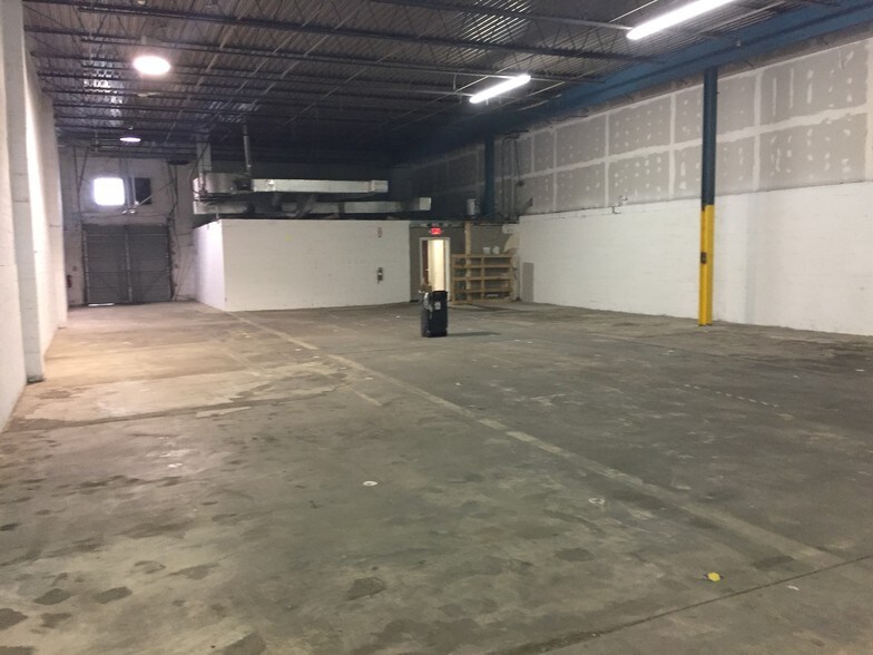 More Photos Of 721-729 Wicker Ave, Bensalem Manufacturing For Lease