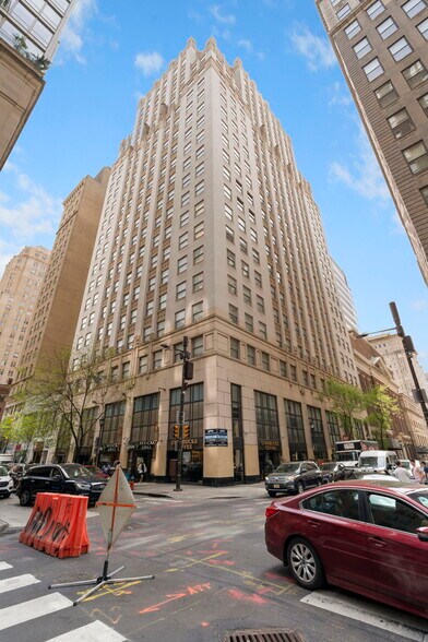 More Photos Of 1528 Walnut St, Philadelphia Office For Lease