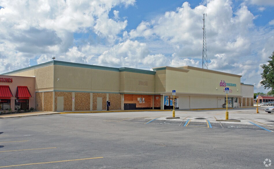 More Photos Of 5524 W Colonial Dr, Orlando Storefront For Lease