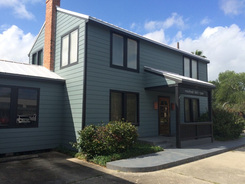 Primary Photo Of 2767 Santa Fe St, Corpus Christi Medical For Lease