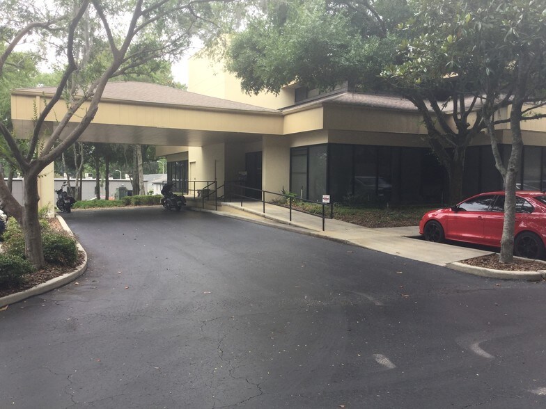 Primary Photo Of 2303 SE 17th St, Ocala Coworking Space