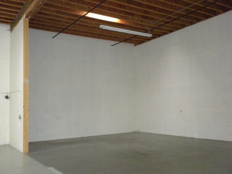 More Photos Of 40 Union Way, Vacaville Warehouse For Lease