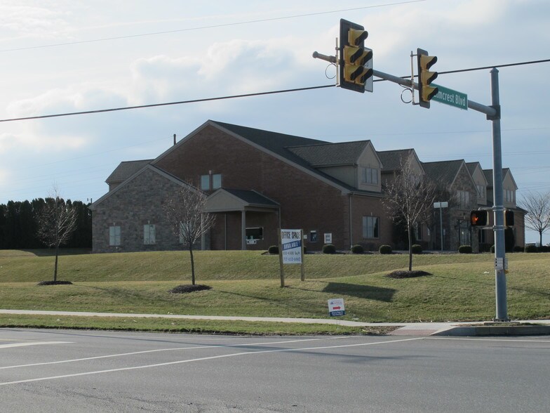 More Photos Of 960 E Main St, Mount Joy Office For Lease