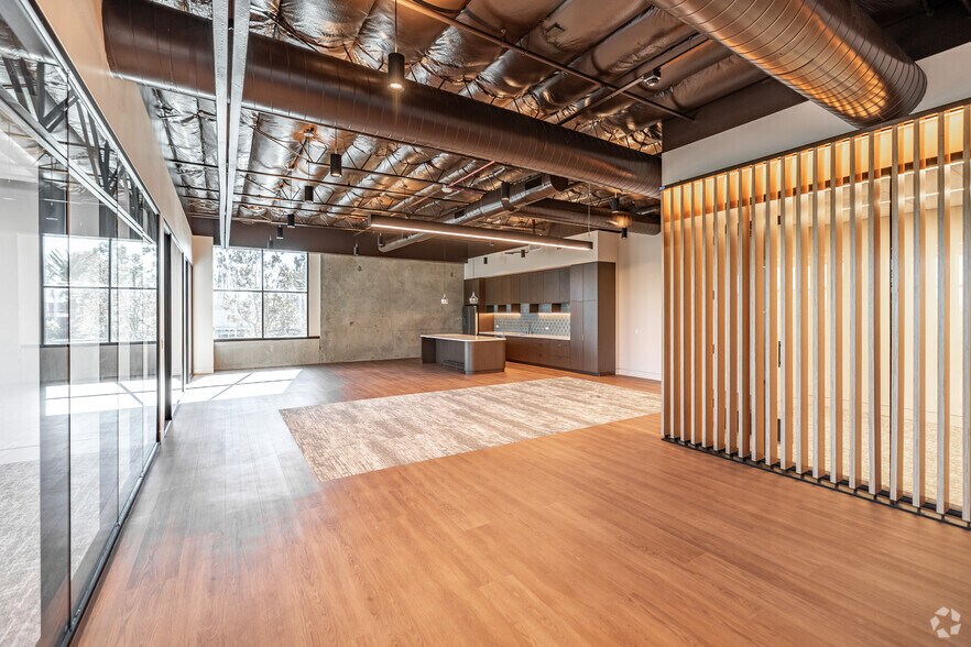 More Photos Of 200 E Baker St, Costa Mesa Loft Creative Space For Sale