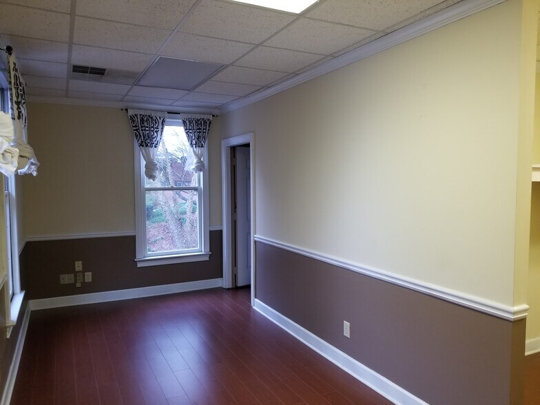 More Photos Of 2900-12 Chamblee Tucker Rd, Chamblee Office For Lease