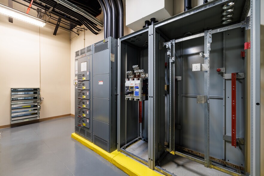 More Photos Of 2005 E Technology Cir, Tempe Industrial For Lease