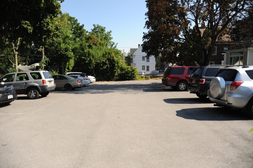 More Photos Of 2924 Main St, Buffalo Storefront Retail Office For Sale