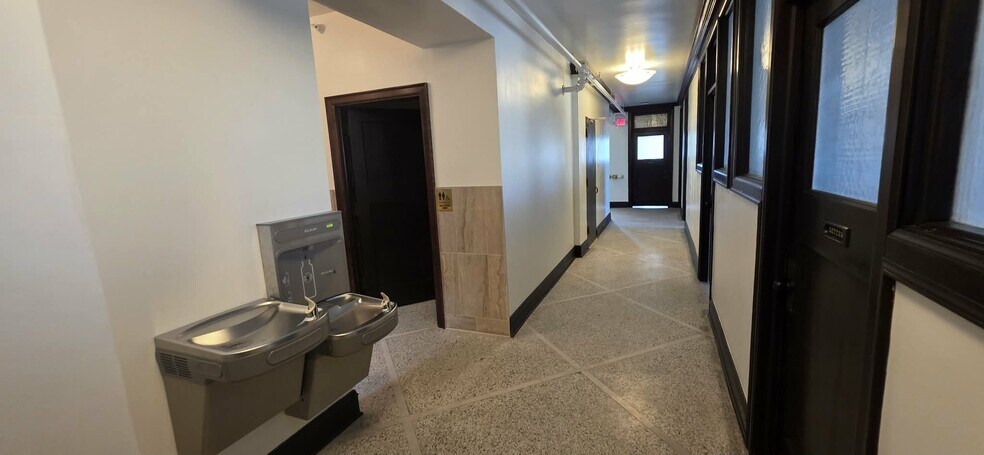 More Photos Of 201 S Broadway Ave, Albert Lea Loft Creative Space For Lease