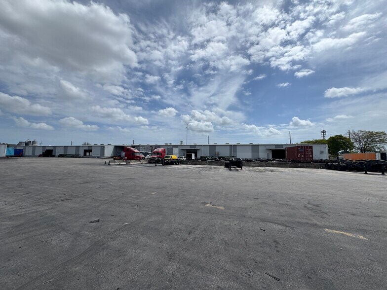 More Photos Of 10700 NW 36th Ave, Miami Warehouse For Lease