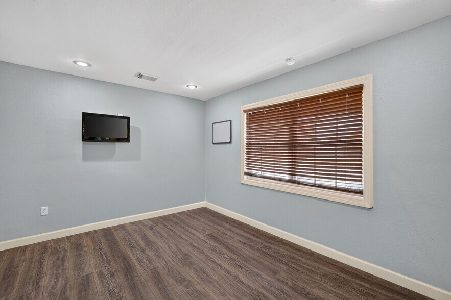 More Photos Of 5425 SE 111th St, Belleview Office For Sale