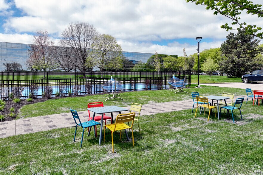 More Photos Of 9355 Delegates Row, Indianapolis Unknown For Lease