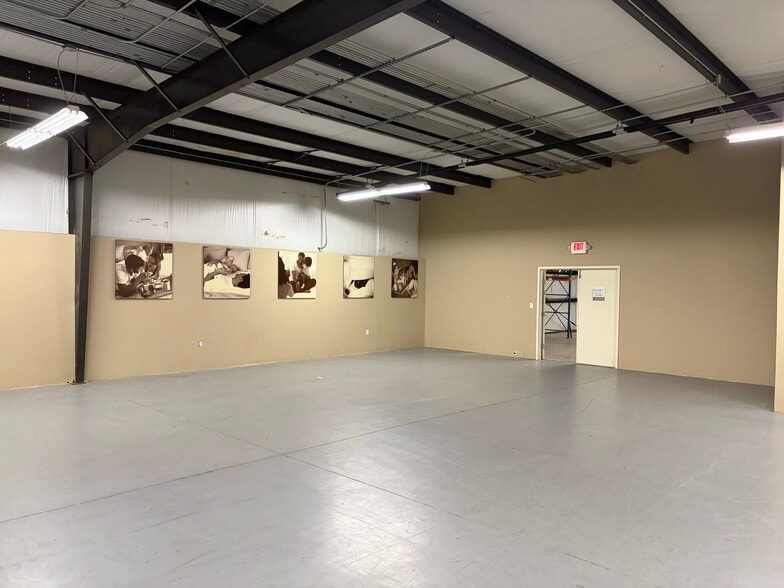 More Photos Of 310 Hartsville Crossing Blvd, Hartsville Freestanding For Sale