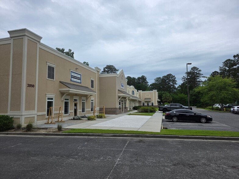 More Photos Of 2050 Old Bailey Rd, Ridgeland Showroom For Lease