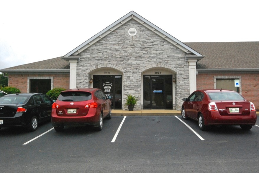 More Photos Of 2021-2027 Greystone Sq, Jackson Office For Lease
