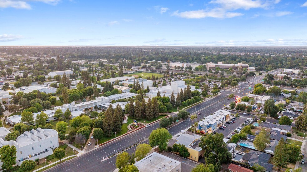 More Photos Of 750 S Mooney Blvd, Visalia Freestanding For Sale