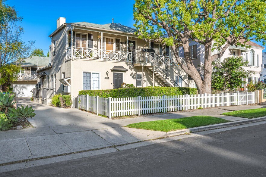 More Photos Of 751 N Hayworth Ave, Los Angeles Apartments For Sale