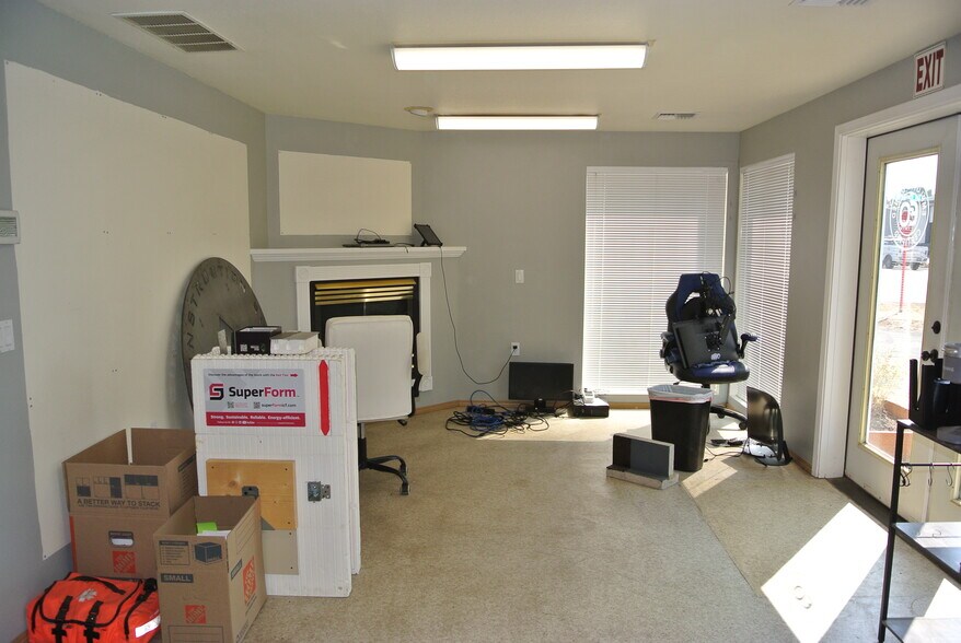 More Photos Of 7632 N Aqua Cir, Coeur d'Alene Manufacturing For Lease