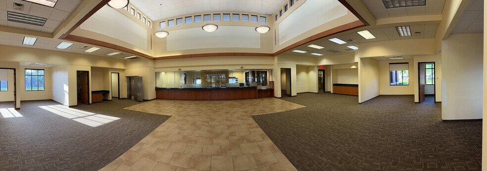 More Photos Of 10116 Broadway St, Pearland Bank For Sale