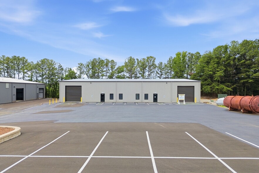 More Photos Of 120 Don Westbrook S Ave, Jasper Manufacturing For Sale