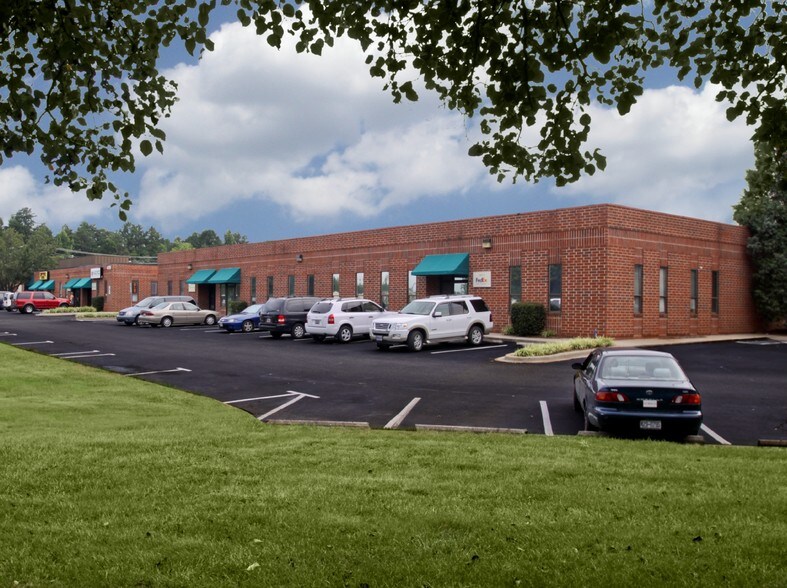 More Photos Of 4111 Rose Lake Dr, Charlotte Light Distribution For Lease