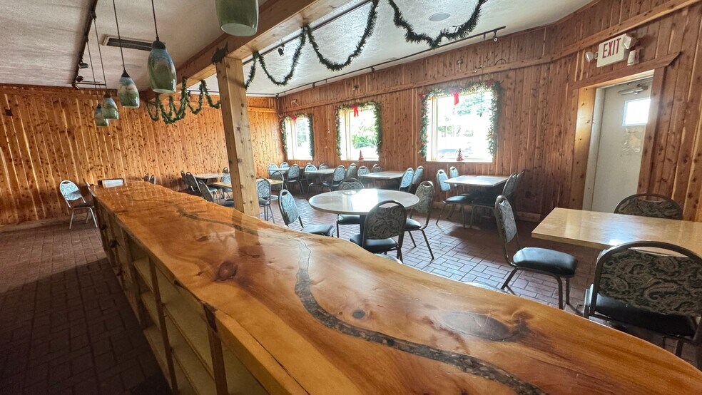 More Photos Of 201 W 7th St, Evart Restaurant For Sale