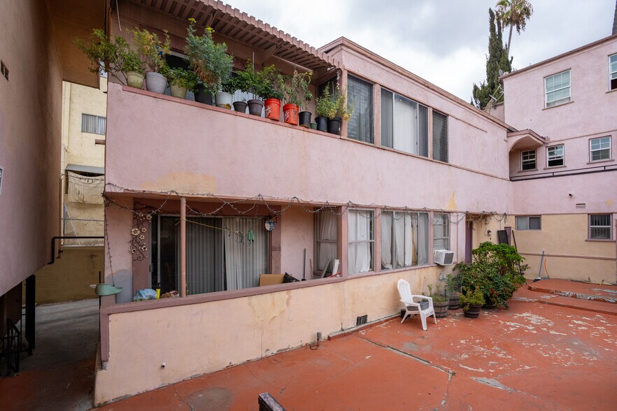 More Photos Of 1125 S Westmoreland Ave, Los Angeles Apartments For Sale