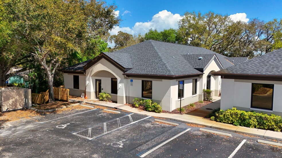 Primary Photo Of 2364 Drew St, Clearwater Medical For Sale
