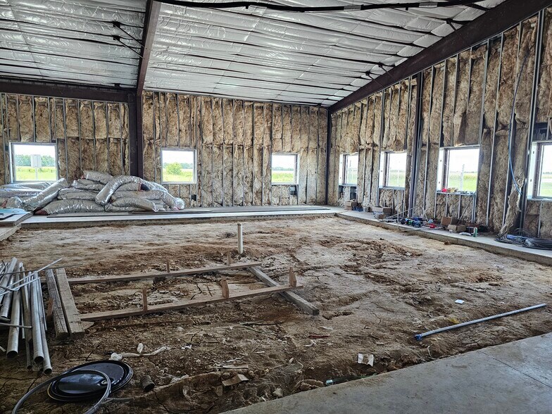 More Photos Of 51 County Road 171, Bay City Manufacturing For Sale