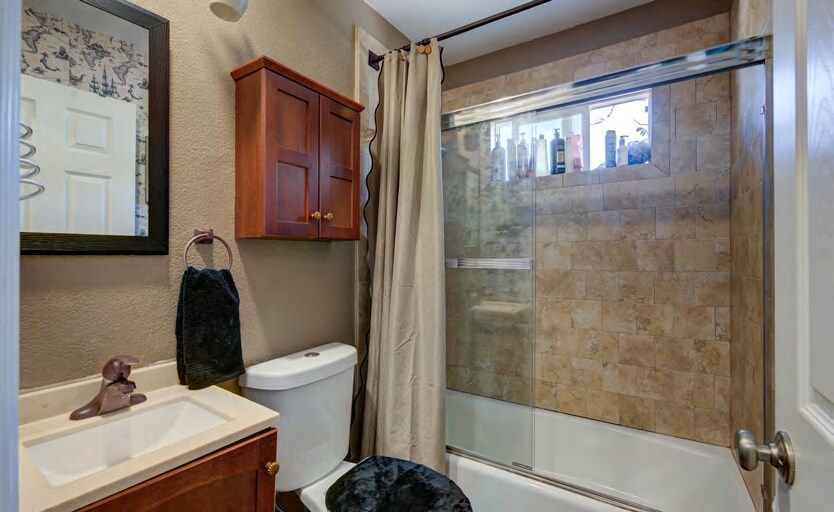 More Photos Of 402 N Poplar Ave, Fresno Apartments For Sale