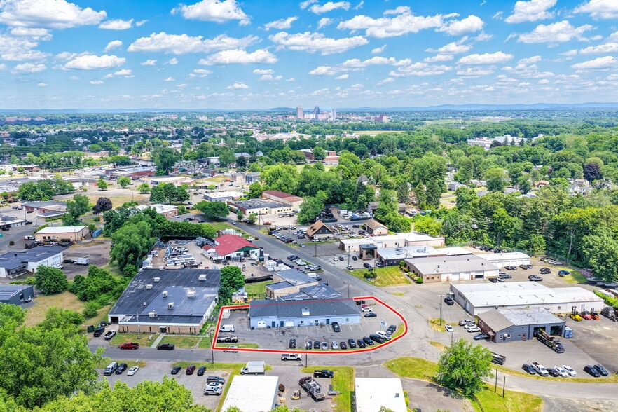 More Photos Of 80 Ramah Cir S, Agawam Manufacturing For Lease