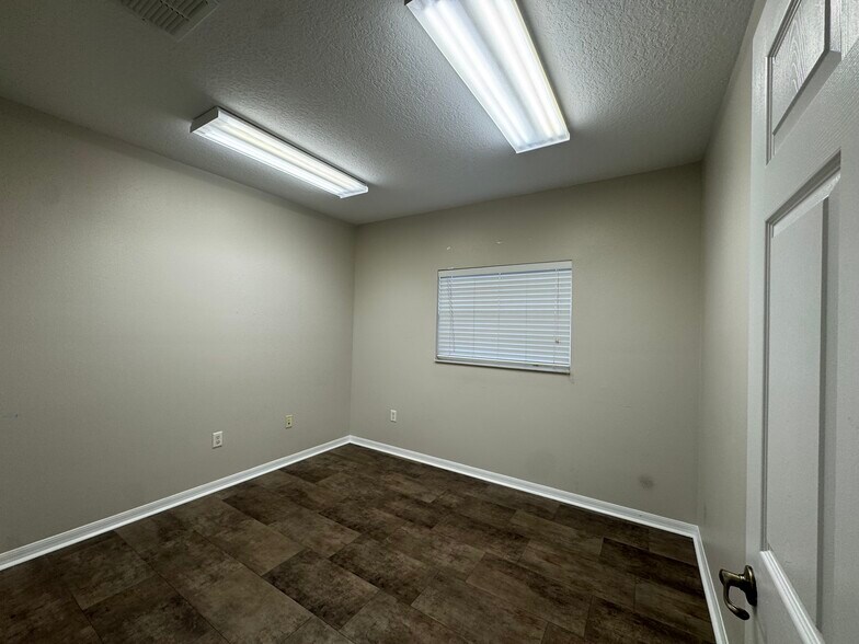 More Photos Of 3212-3214 Hillsdale Ln, Kissimmee Medical For Lease