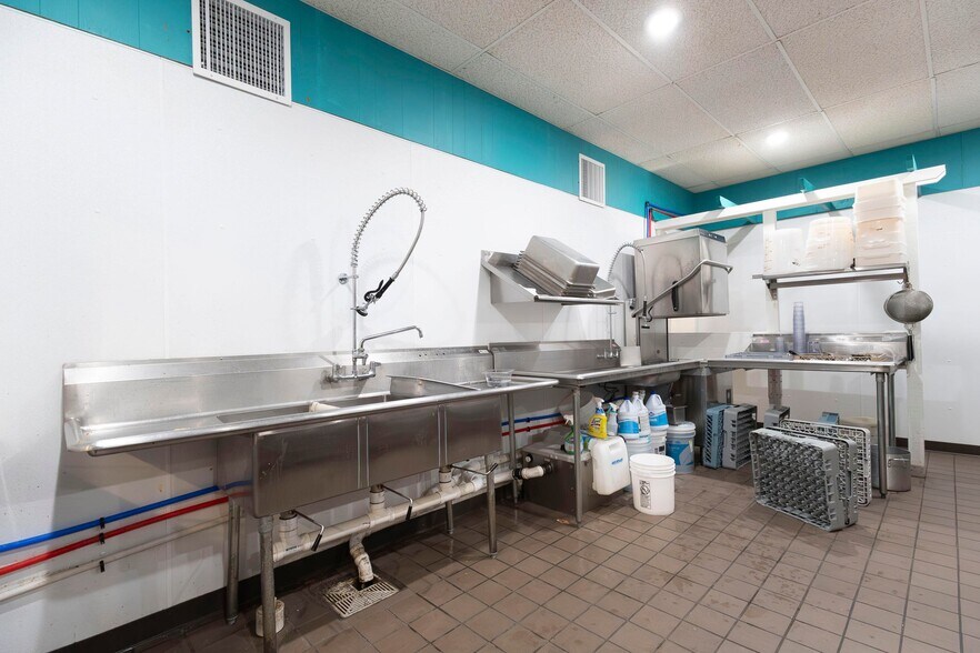 More Photos Of 118 S Main Street USA, Marceline Restaurant For Sale