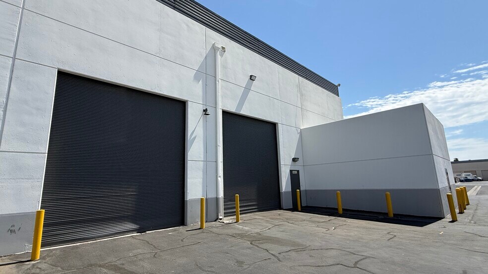 More Photos Of 871 Grier Dr, Las Vegas Light Distribution For Lease